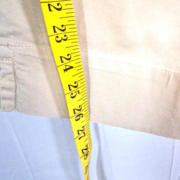 Women's White Stag Size 8 Stretchy Beige/Khaki Pants/Shorts - Picture 4 of 7